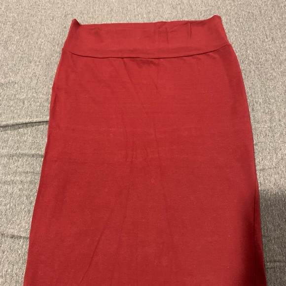 Red pencil skirt from forever 21 - Picture 3 of 3